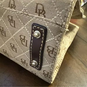 Dooney & Bourke East West Tote Signature Quilt Tan & Brown‎ Stitching EUC thumbnail 9