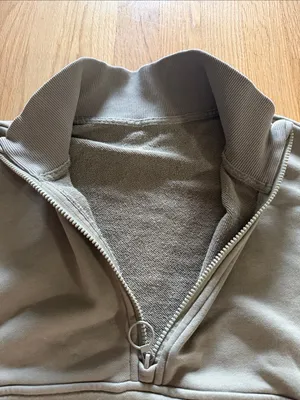 Vuori Sedona Ribbed Half Zip Sweatshirt Metal Olive Sage Sz L thumbnail 3