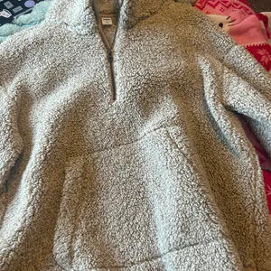 Old Navy Pullover hoodie thumbnail 1