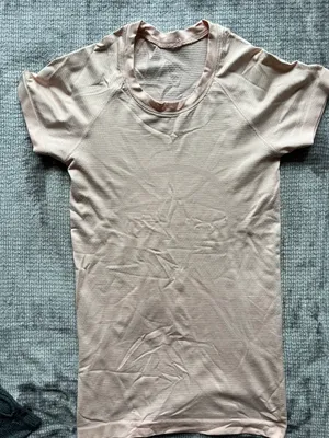 Lululemon Swiftly Tech Short Sleeve thumbnail 1