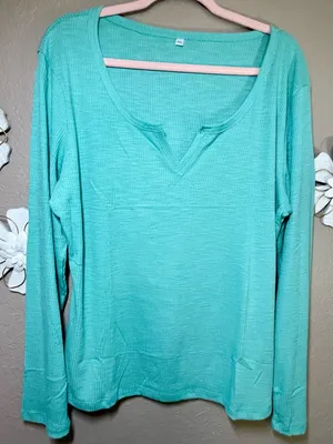 Amazon Long Sleeve V-neck Shirt ~ Women’s Size 2XL - Soft‎ Green Lightweight fabric thumbnail 3