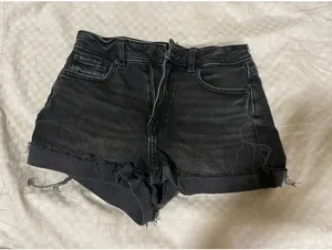 American Eagle Outfitters Mom Jean Shorts (Black) thumbnail 1