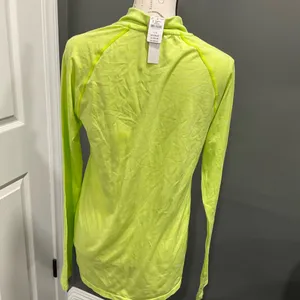 Nwt Pink By Vs Athletic‎ Top thumbnail 2