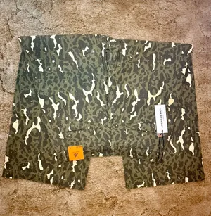 American Bazi Olive Camo Rhinestone Wide Leg Pants High Rise NWT Size L thumbnail 5