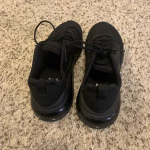 Nike Air Max 270 React GS Black Running Shoes thumbnail 8