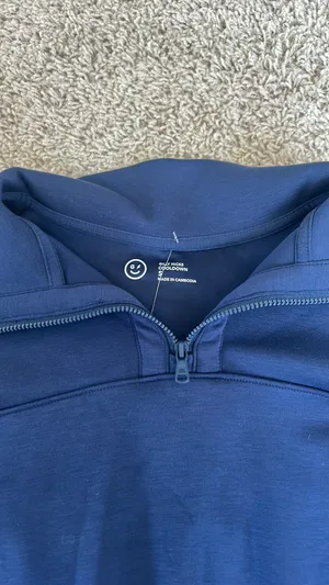 Cropped Gilly Hicks Sweatshirt thumbnail 5