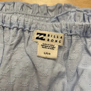 NWT Billabong Secret Spot Smocked Ruffle Sleeve Top Shirt Size Large Blue thumbnail 8