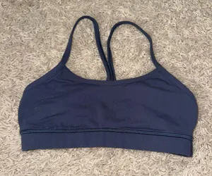 Flow Y Sports Bra thumbnail 1