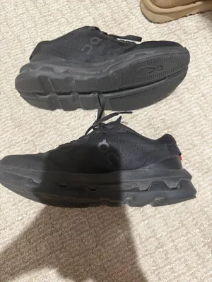 On Cloud Tennis Shoes thumbnail 3