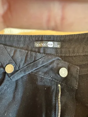 Boohoo black cargo jeans  thumbnail 3