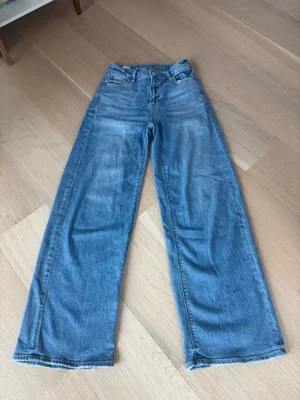 American Eagle Jeans thumbnail 2