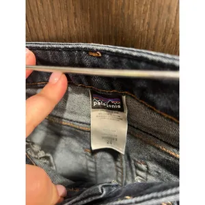 Patagonia dark wash blue jeans women's 24‎ inseam 30 thumbnail 6
