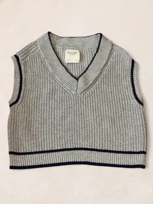 Abercrombie & Fitch Gray Navy Trim Cropped Ribbed V-Neck Sweater Vest Small thumbnail 6