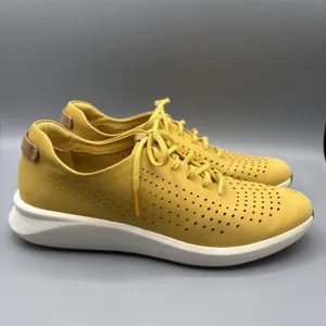 Clarks Unstructured Shoes Size 9.5 Yellow Lace Up Perforated Comfort Sneakers thumbnail 3