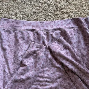 Athleta Studio To Street Print Sweatshirt Women’s Sz Large In Flora Mauve thumbnail 5