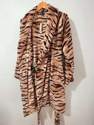 Victoria’s Secret Tiger Cozy Short Robe - Champagne Brown - Size XS/S - 11162549 thumbnail 4