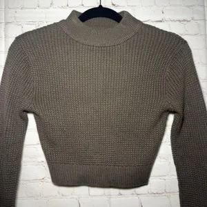 NWT GARAGE Mock Neck Ribbed Long Sleeve Cropped Sweater‎ Olive Green Size XS thumbnail 6