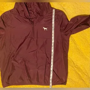 Victoria's Secret PINK Maroon/Burgundy Hooded Pullover Windbreaker Raincoat thumbnail 11