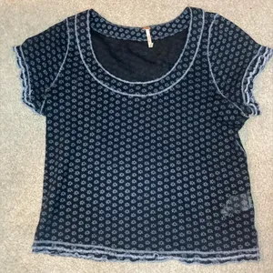 Free People Sheer Mesh Garner Floral Baby Tee Size Large Black thumbnail 4