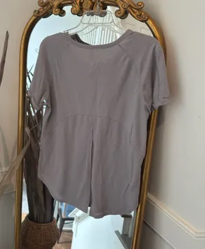 lululemon Swiftly Tech Short-Sleeve Shirt 2.0 | Women’s Size 8 | Heathered Grey thumbnail 1