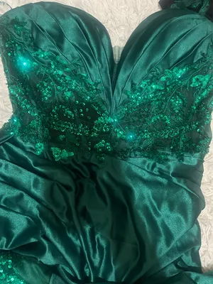Emerald Green Prom Dress Size 10 thumbnail 1