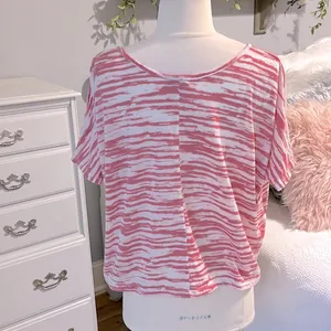 Wet Seal Oversized Medium Pink Zebra Stripe Crop Top Comfy Shirt Womens Medium thumbnail 4