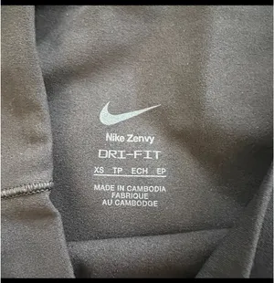 NWT NIKE Zenvy Gentle-Support High-Waisted 8" Biker Shorts thumbnail 4
