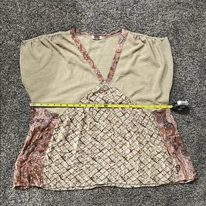 Gimmicks by BKE Women's Beige and Pink Patchwork Top thumbnail 2