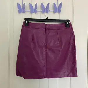 NWOT | Nasty Gal Collection women’s faux leather‎ purple miniskirt — size 4 thumbnail 5