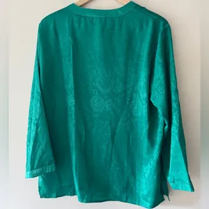 Victoria's Secret Gold Label Vintage Green Patterned 100% Silk Night‎ Shirt thumbnail 7