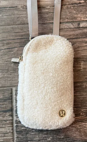Lululemon Sherpa Modular Phone Crossbody Bag with Coin Pouch thumbnail 1