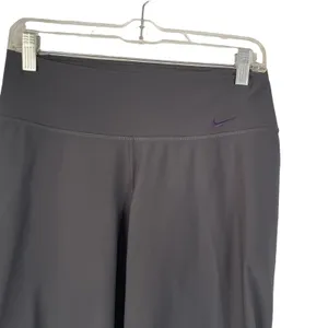 Nike‎ Dri-Fit Women's Size Small Grey Cropped Wide Leg Pants thumbnail 2