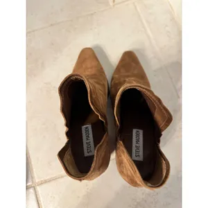 Steve Madden HAVANNA Suede V-Cut Ankle Booties – Cognac Brown‎ – Size 7 thumbnail 4