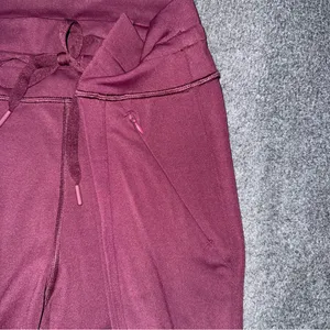 PINK Victoria’s Secret Relay Knit Jogger Pants Burgundy Athletic Lounge Sz Large thumbnail 7