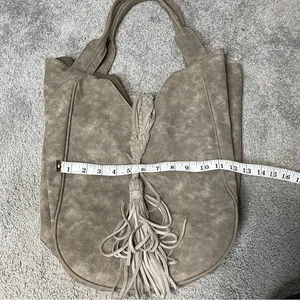 DV by‎ Dolce Vita Large Gray Taupe Fringe Hobo Bag thumbnail 12