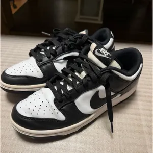 Nike Dunk Low Panda thumbnail 4