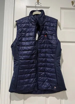 Women’s Navy Quilted Sleeveless Puffer Vest thumbnail 1