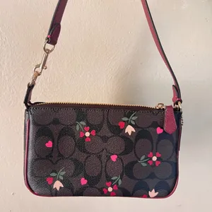 coach Nolita 19 In Signature Canvas With Heart Petal Print c7659 thumbnail 7