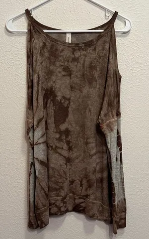 American Age 🐻🐻🐻3 for 12$🐻🐻🐻Brown Tie-Dye Cold Shoulder Women's Top-medium thumbnail 1