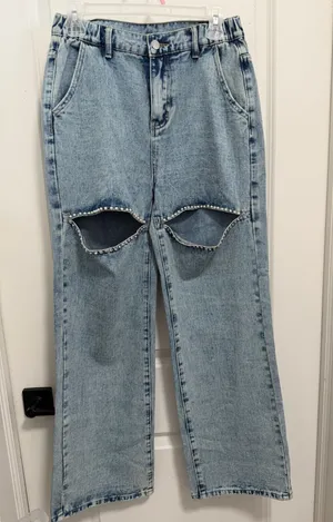 Light wash embellished knee cut women’s jeans thumbnail 1