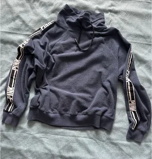 Victoria's Secret PINK Sweatshirt thumbnail 1
