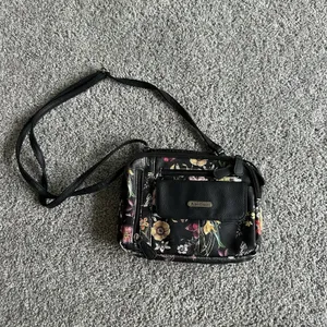 Beautiful Black Floral Print Multi Sac Crossbody Purse‎ Bag So Many Pockets! thumbnail 2