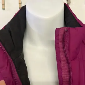Land’s End Women’s Fuchsia Black Sleeveless Full Zip Puffer Nylon Vest-Small 6-8 thumbnail 9