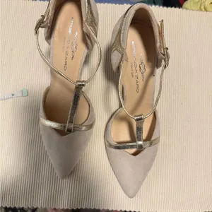 Brenda Zaro Elegant Tan and Gold Heels with Metallic Accents 7.5 thumbnail 7