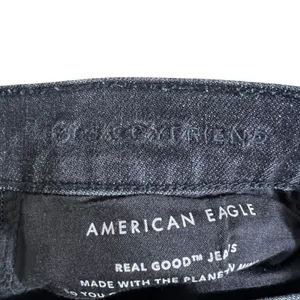 American Eagle 90s Boyfriend Solid Denim Jeans Black Dark Wash Relaxed Size 4 thumbnail 5