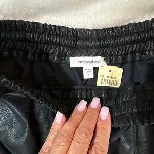 Mittoshop Faux leather shorts thumbnail 2