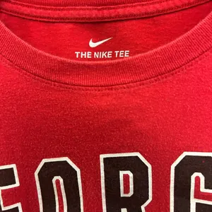 NIKE long sleeve T-shirt, unisex, medium, very nice no flaws-GO DAWGS! thumbnail 3
