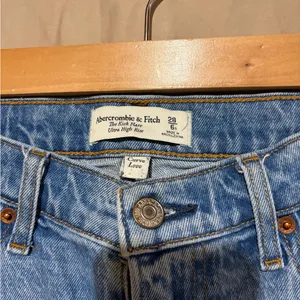 Abercrombie & fitch jeans thumbnail 2