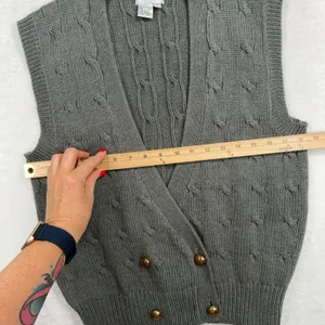 Leslie Fay Vintage 90s Academia S Sweater Vest Gray Cable Knit Double Breasted Preppy Retro thumbnail 7