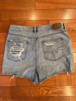 American Eagle Mom Short Distressed Denim Shorts – Size 12 thumbnail 7